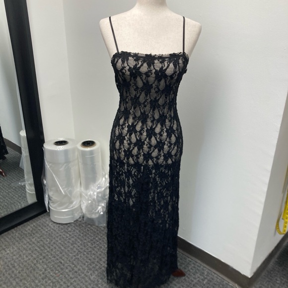 Maison Essentiele Black Floral Lace Maxi Dress NWT - Picture 4 of 7